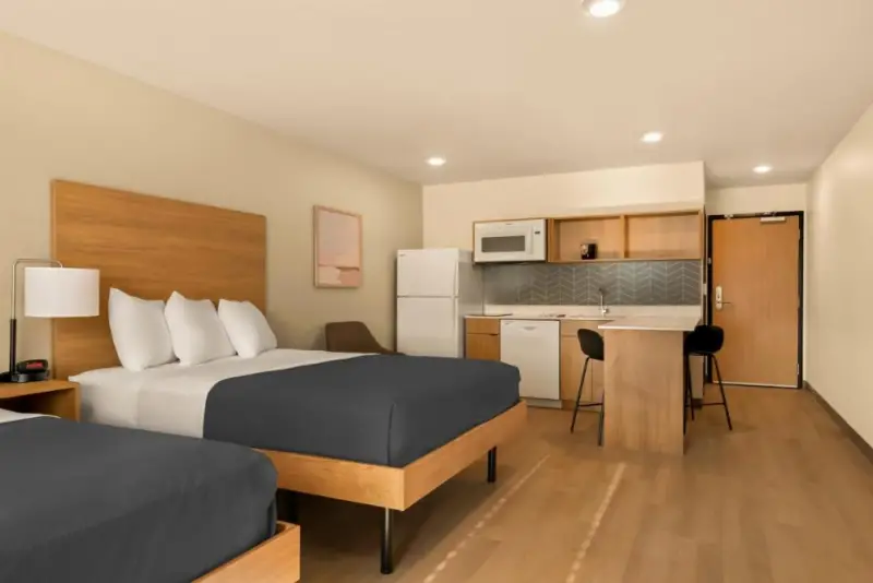 Deluxe Queen Room